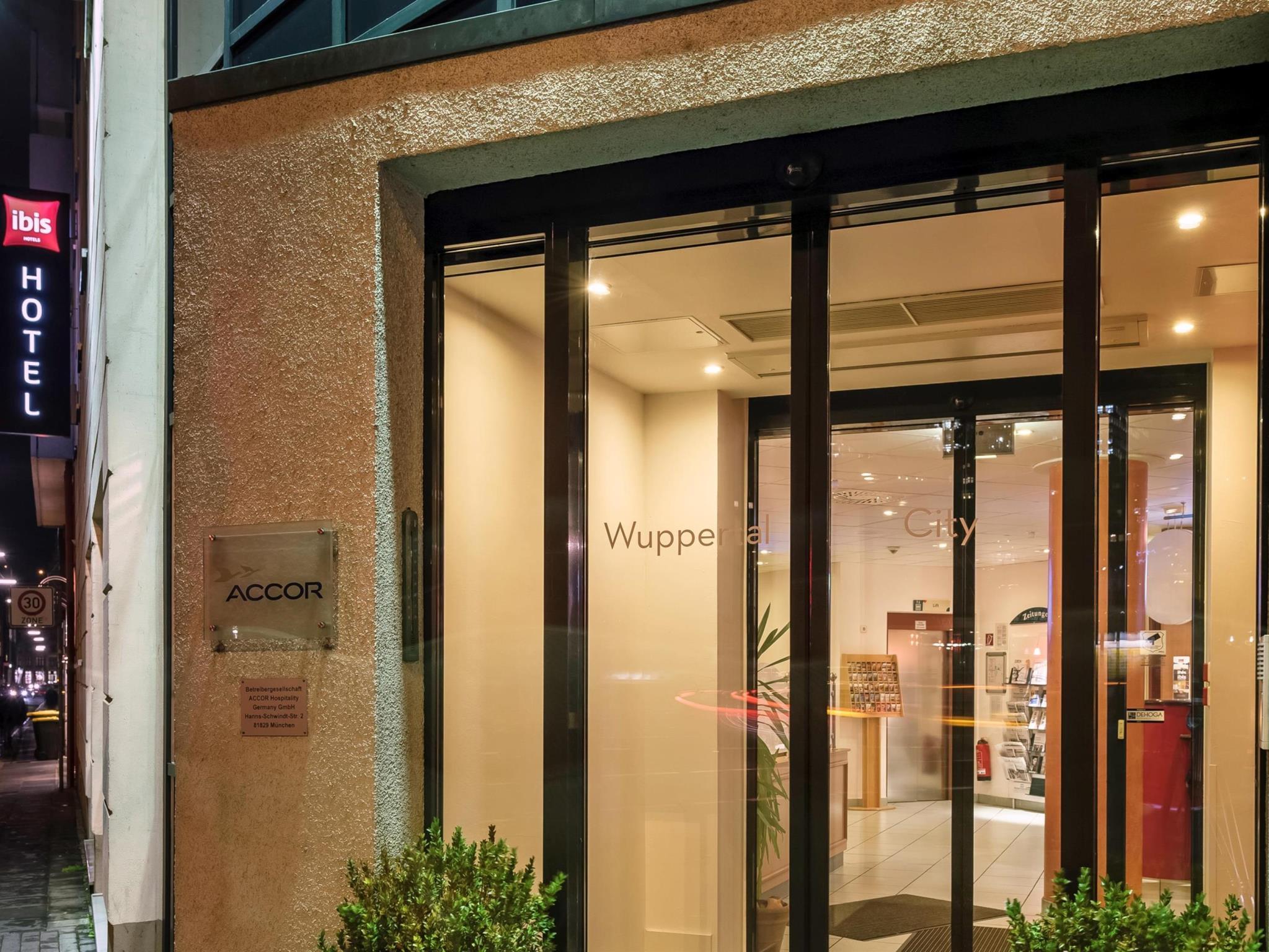 B&B Hotel Wuppertal-City Εξωτερικό φωτογραφία